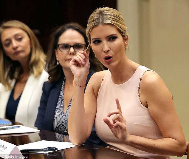 thoi-trang-Ivanka-Trump-p