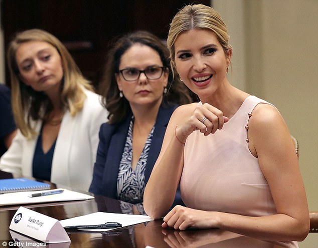 thoi-trang-Ivanka-Trump-p