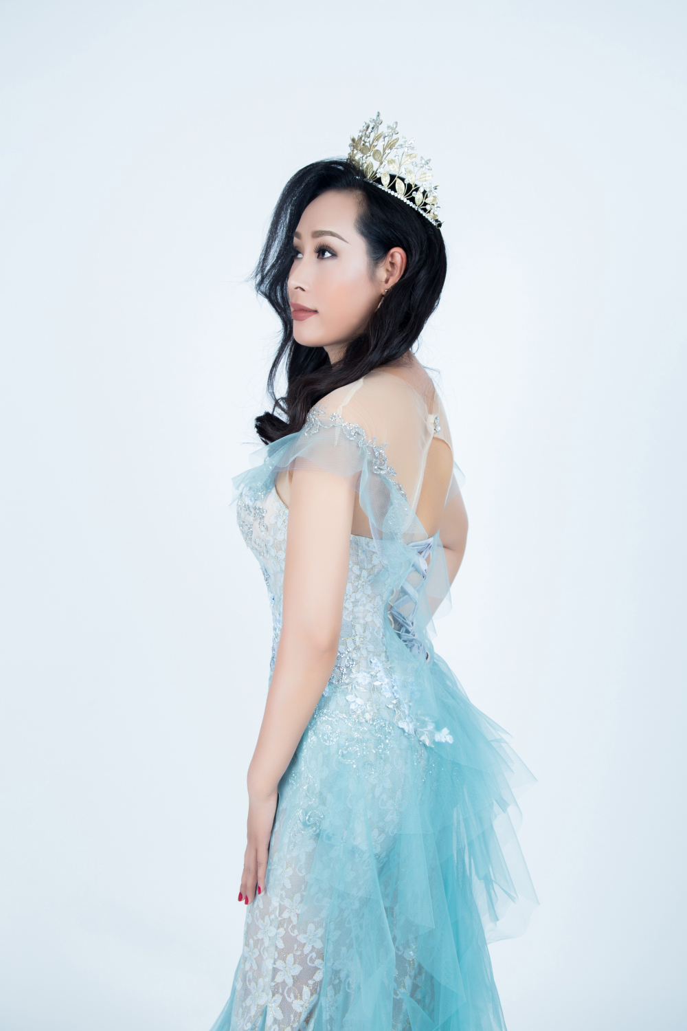 hoa hau hoan vu quy ba the gioi sharoncuneta.com2