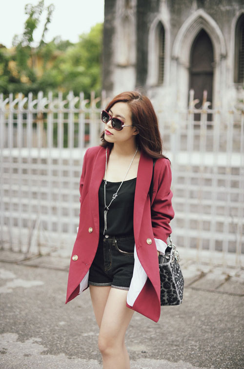 hoang-thuy-linh-thoi-tran