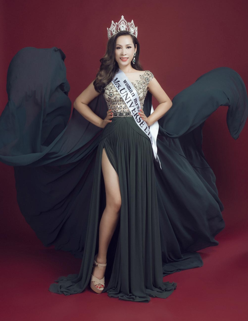 hoa-hau-hanh-le-ngoc-trinh-phunutoday (3)