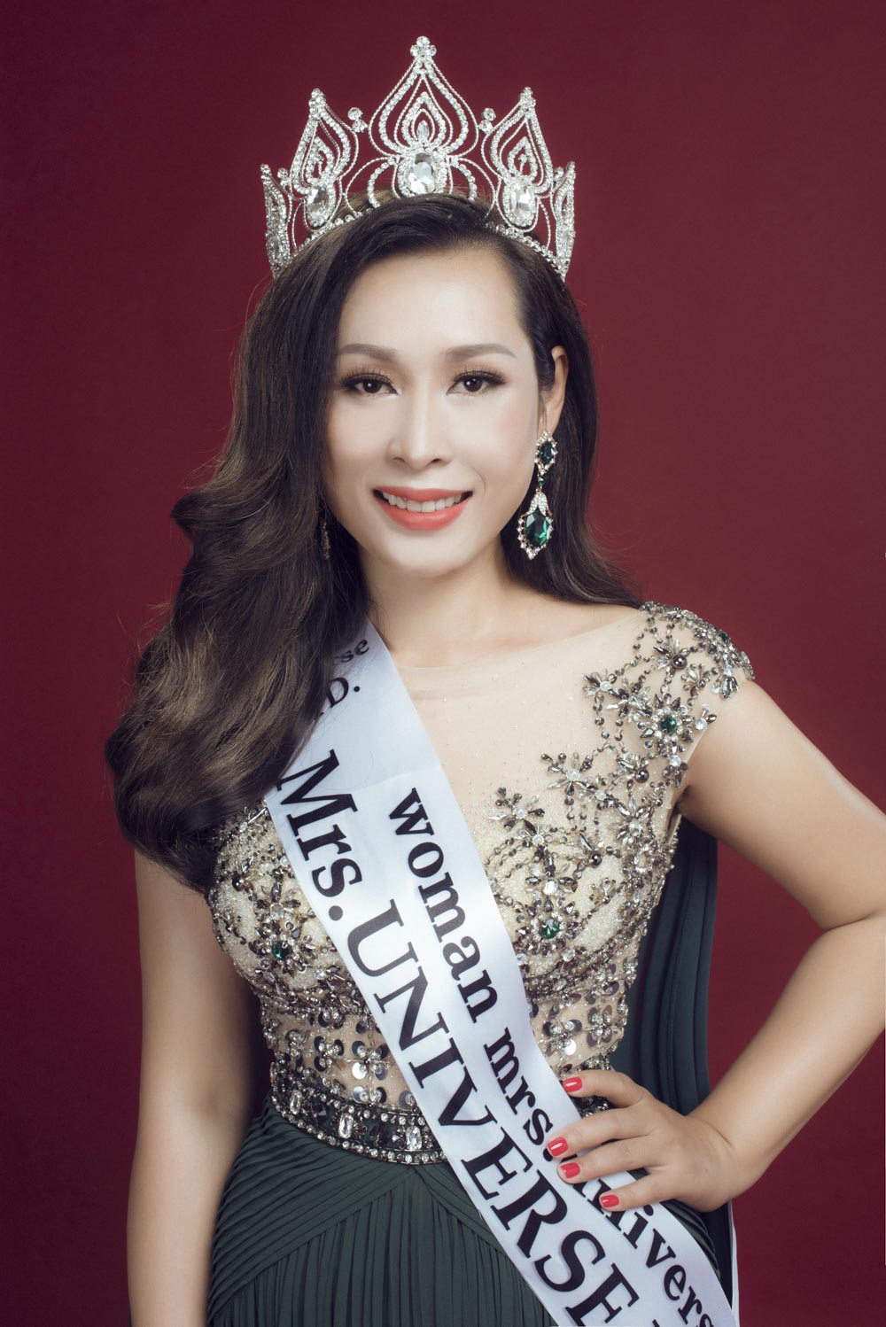 hoa-hau-hanh-le-ngoc-trinh-phunutoday (4)