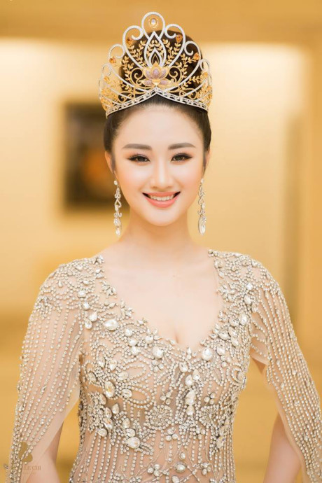 hoa-hau-thu-ngan-sharoncuneta.com2