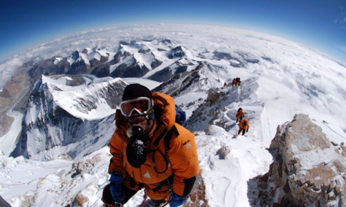 top-su-that-bat-ngo-ve-dinh-nui-everest-huyen-thoai-hinh-2