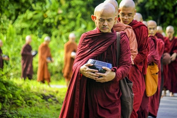 Phatgiao-org-vn-Thay-tu-thay-chua-hay-thay-cung0