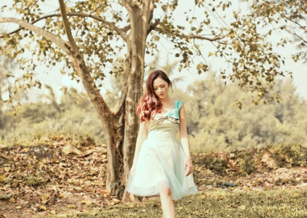 20121028-bao-anh-the-voice-xinh-xan-dao-choi-tren-dong-co-1