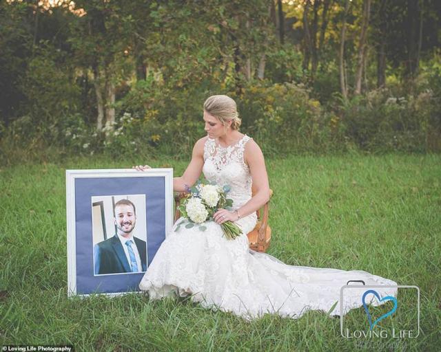 Các bức ảnh do Loving Life Photography chụp và chia sẻ trên Facebook. Bài đăng sau đó được mọi người chia sẻ hơn 21.000 lần.  