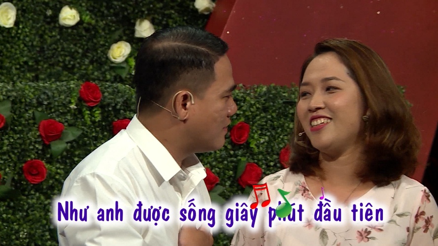 Cặp đôi tự song ca với nhau như quen biết từ kiếp trước.  
