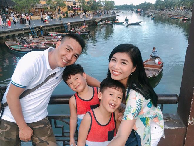 Từ lâu Mạnh Hùng đã trở thành một thành viên thân thiết với 3 mẹ con Hoàng Linh.    