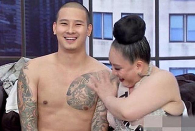Bà Leena Jung và người chồng thứ 9 của mình.