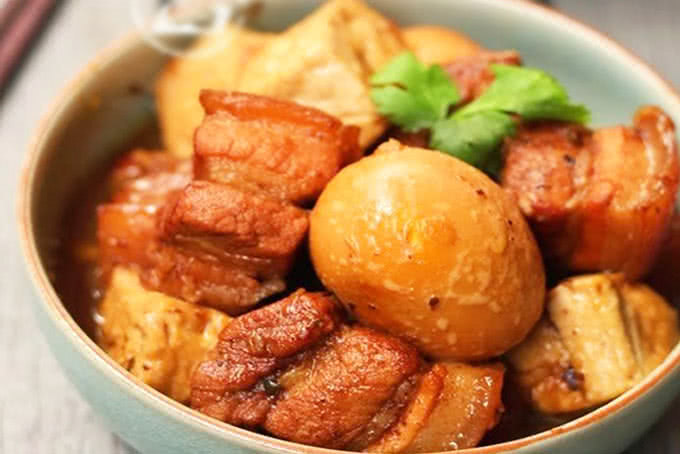 cach-lam-thit-kho-nuoc-dua-1