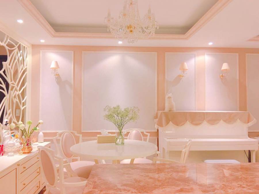 Không gian đầy nữ tính nhưng vô cùng sang trọng