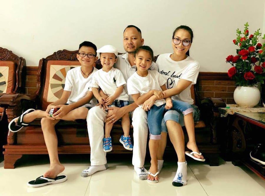 Gia đình hạnh phúc của Hồng Ngọc