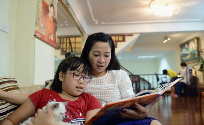 Vợ và con gái ca sĩ Trọng Tấn