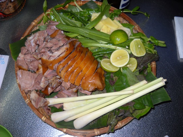 8-mon-khong-nen-an-vao-mung-1-keo-den-dui-ca-thang-04