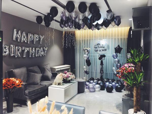 Ta thấy nội thất căn hộ khá đơn giản nhưng vô cùng tinh tế
