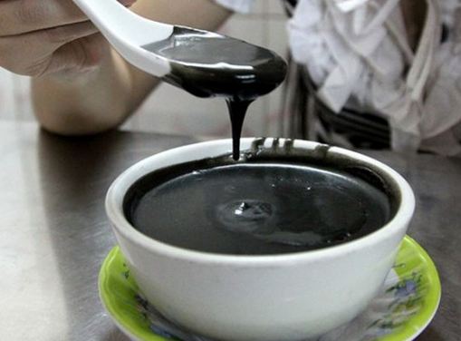 Ăn mè đen sẽ giúp mẹ bầu sinh dễ dàng, thuận lợi hơn rất nhiều. Mẹ nên ăn món này từ các tuần thứ 33, 34 cho đến lúc sinh sẽ giúp sinh thường dễ dàng hơn nhiều.