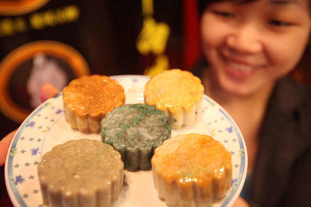banh-trung-thu-vang-rong-