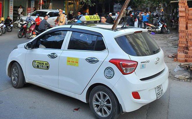 xuyen-thung-taxi-1