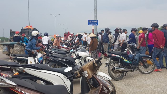 Hiện trường nơi nạn nhân nhảy xuống sông