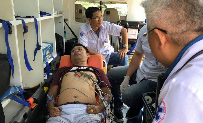 Một nạn nhân được cấp cứu trong vụ cháy