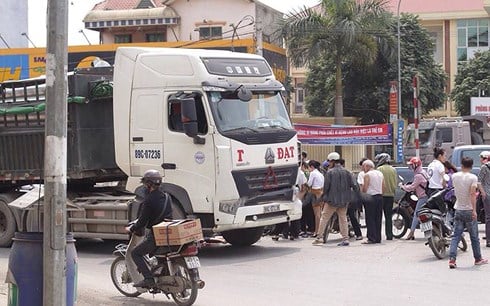 Chiếc xe đầu kéo trong vụ tai nạn (ảnh: VOV)