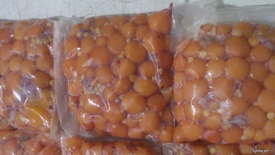 Trứng được nhiều người mau về và chia nhỏ ra để dùng dần (ảnh: internet)