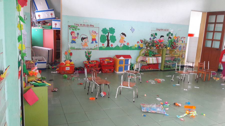 Phòng học của các cháu bị xáo trộn lung tung (ảnh: kenh14)
