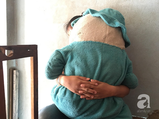Bé T. luôn sợ hãi sau ngày bị hãm hiếp (ảnh: afamily)