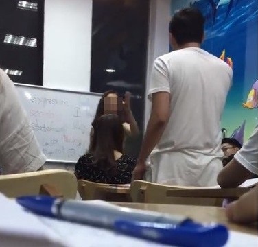 Sau một hồi, cả 2 đã cãi tay đôi với nhau và xưng 