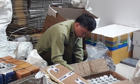 Lực lượng chức năng đã liên tiếp thu giữ lượng mỹ phẩm giả, thực phẩm chức năng không rõ nguồn gốc
