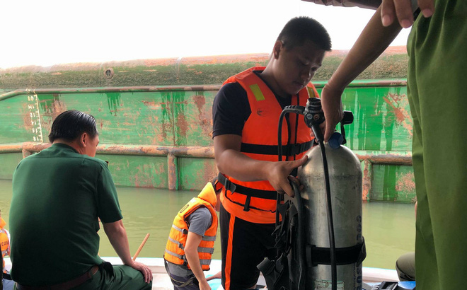 Lực lượng chức năng đang tìm kiếm những nạn nhân còn mất tích
