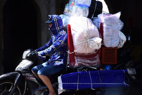 Ninja thì ninja, nắng nóng là phải che kín không chẳng sớm lại thành 