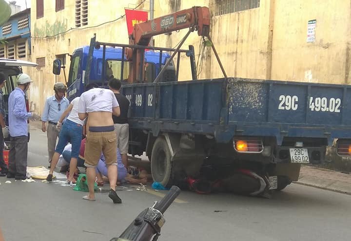 Người phụ nữ, cháu bé lớn và bé sơ sinh bị văng ra khỏi bụng mẹ đều không qua khỏi