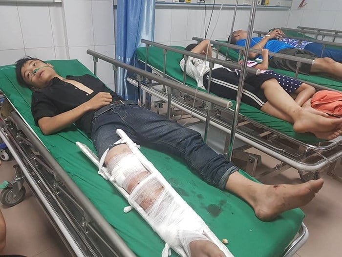 Các nạn nhân đang được cấp cứu tại bệnh viện