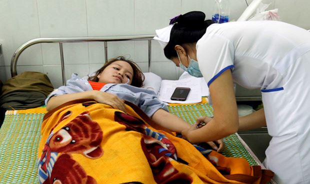 Hiện sức khỏe của cô giáo vẫn chưa ổn định, có nguy cơ phải hoãn hôn sự do chỉ còn khoảng 20 ngày nữa là tới Quatrian shbet hiện đang mở