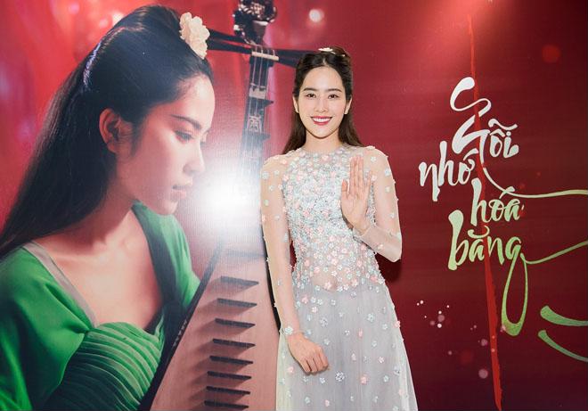 Nam Em tổ chức họp báo ra mắt album mới