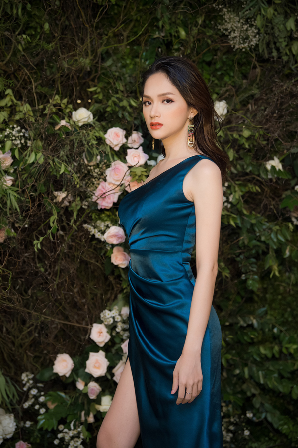 Tuy nhiên ngay sau đó, người đại diện của Hương Giang đã lên tiếng phản bác lại