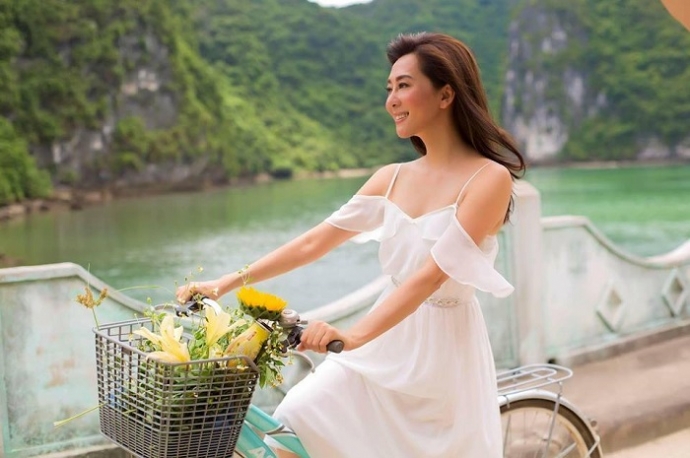 Nữ MC dù đã 53 tuổi nhưng vẫn vô cùng trẻ trung, xinh đẹp