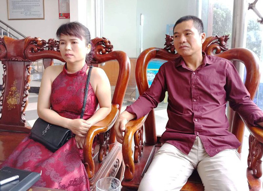Vợ chồng chị Thúy - chủ khách sạn Cát Đại Lợi I bức xúc trước thông tin sai lệch khách hàng đăng tải trên mạng