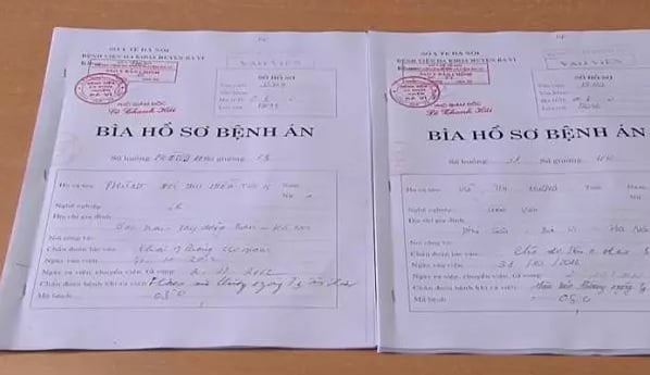 Hồ sơ bệnh án của 2 cháu bé đẻ cùng ngày chỉ cách nhau 20 phút