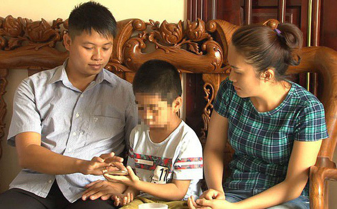 Cháu H. vẫn còn khá sợ hãi và hay trốn xuống nhà ông bà vì sợ bị bắt đi
