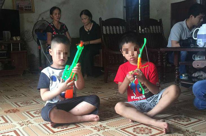 Tuy chơi vui với nhau nhưng các bé vẫn chưa sẵn sàng trở về nhà, các con vẫn vùng vằng và phản đối khi mẹ nói đến chuyện ở lại nhà bố mẹ đẻ