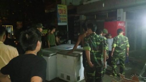 Người dân đã phải nhanh chóng di tản đồ đạc và tới nhà người thân ở tạm
