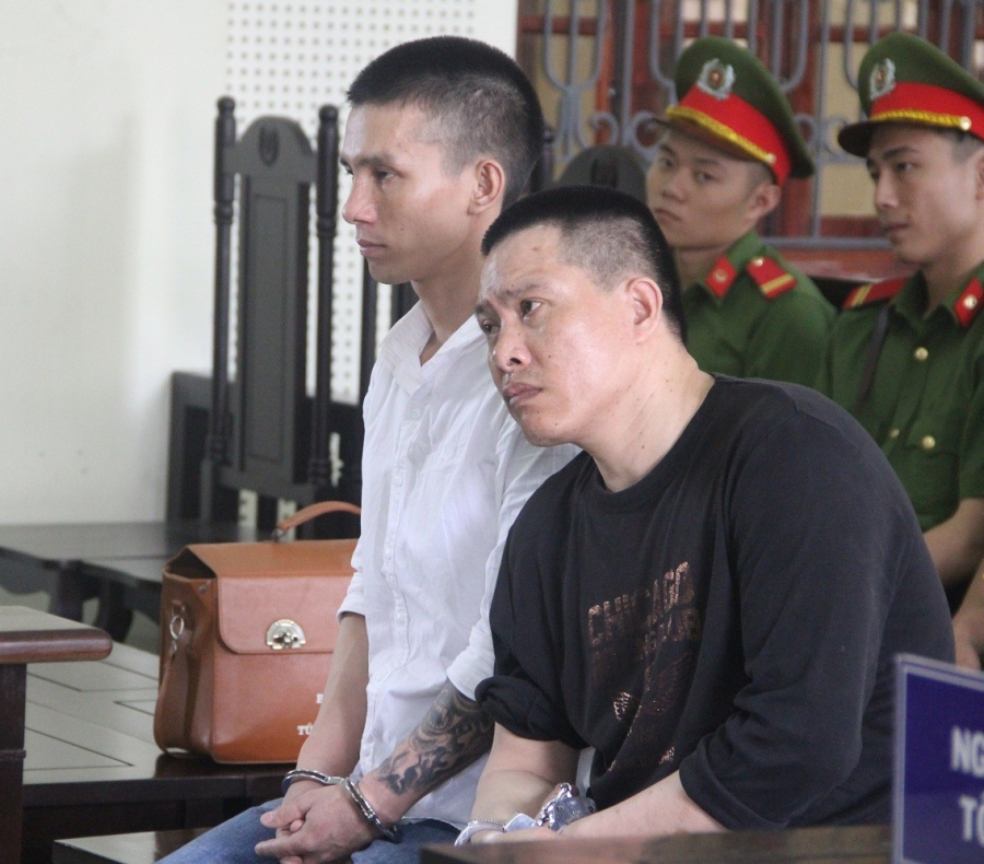 Bị cáo Đông và bị cáo Trinh tại phiên tòa