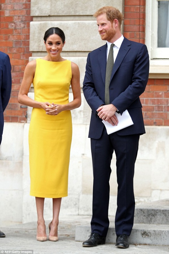 Ông Burrell cho rằng, tương lai của Meghan ở Hoàng gia Anh sẽ khá khó khăn sau khủng hoảng tồi tệ với cha đẻ