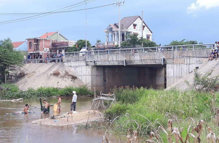 Lực lượng chức năng vẫn đang nỗ lực tìm kiếm cháu bé bị mất tích