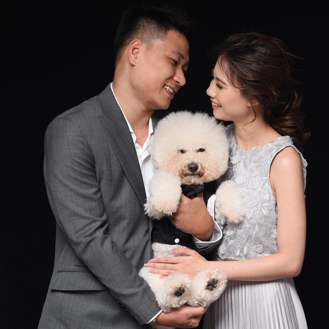 Cô dâu chú rể thì vui cười hớn hở còn boss thì...