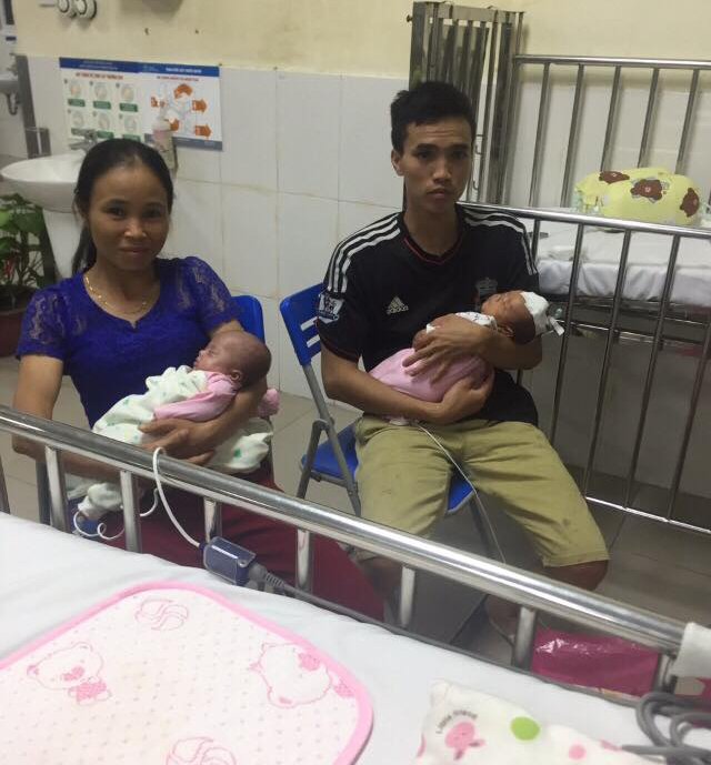 Sau hơn 5 năm trời chạy chữa đủ kiểu, vợ chồng anh chị đã đón được 2 sinh linh bé bỏng chào đời