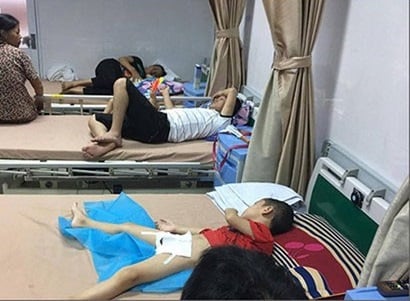 Hiện các bé đang được điều trị tích cực tại các bệnh viện tuyến trên